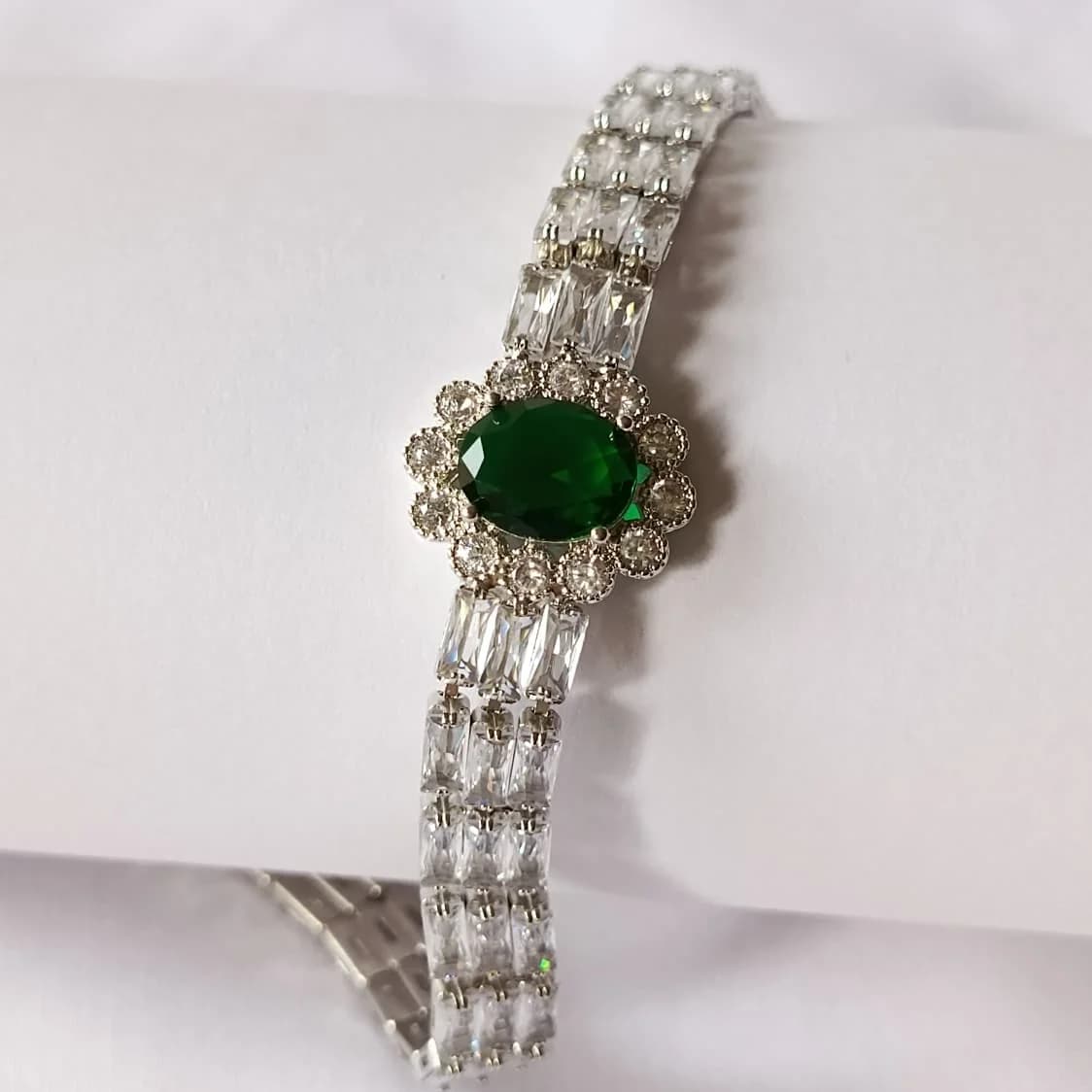 Emerald Crown Bracelet - Bracelets