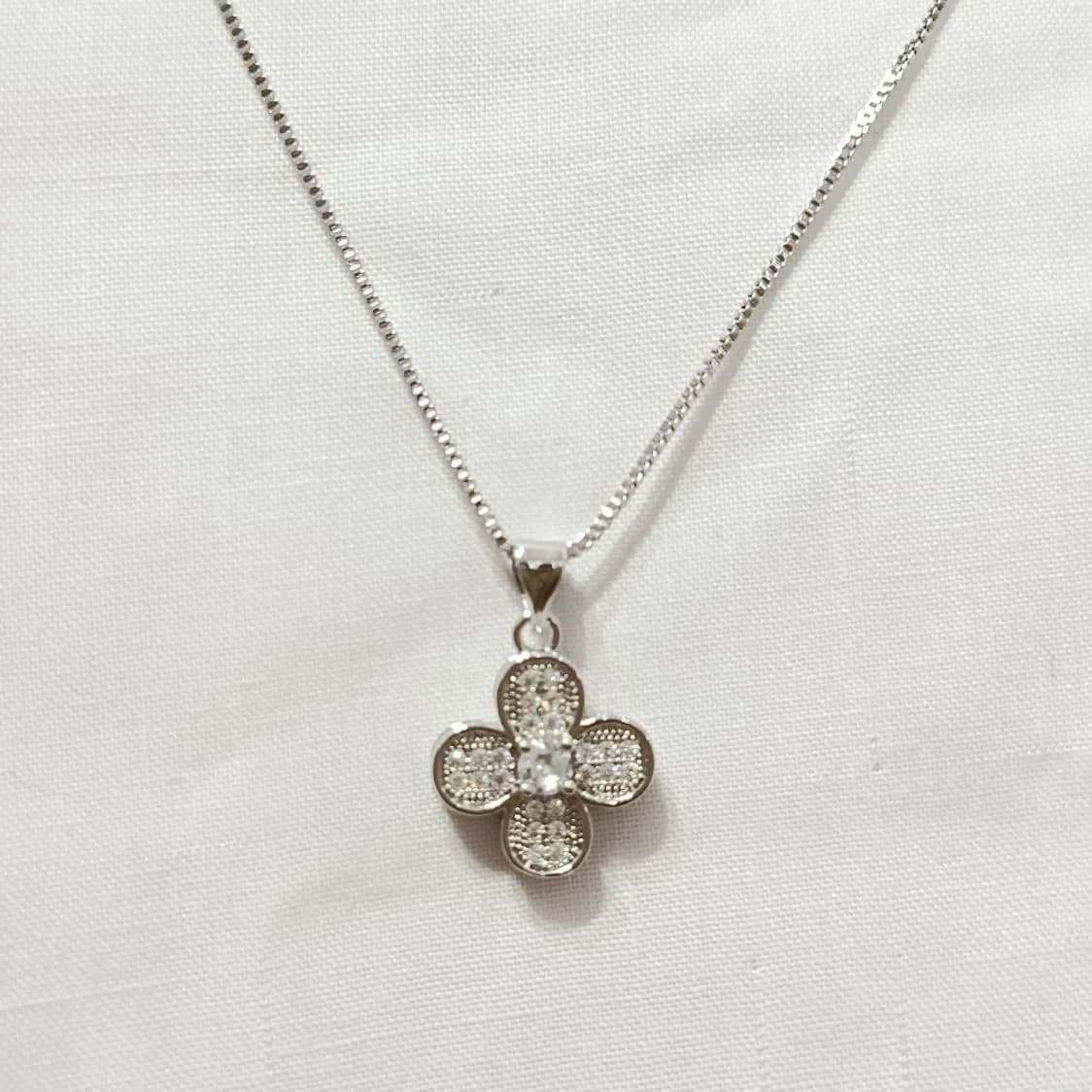 Clover Spark Necklace - Necklaces