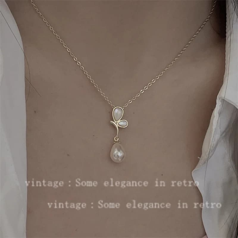 Vintage Gold Pearl Pendant Necklace - Necklaces