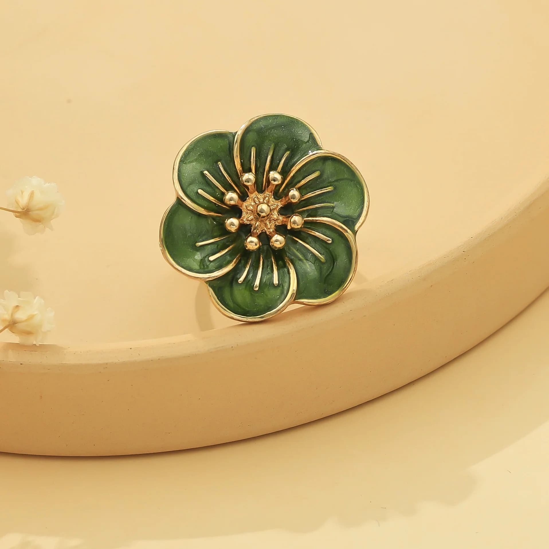 Vintage Emerald Green Cocktail Ring - Rings